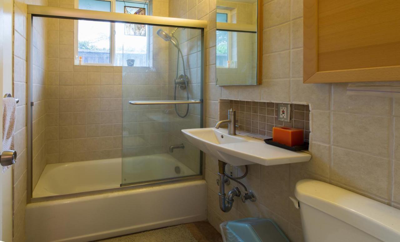 Private Room With Shared Bath Mountain View Esterno foto
