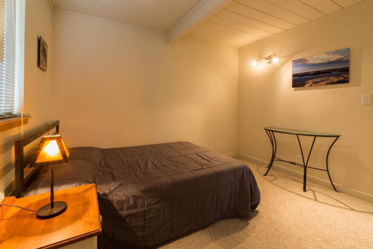 Private Room With Shared Bath Mountain View Esterno foto